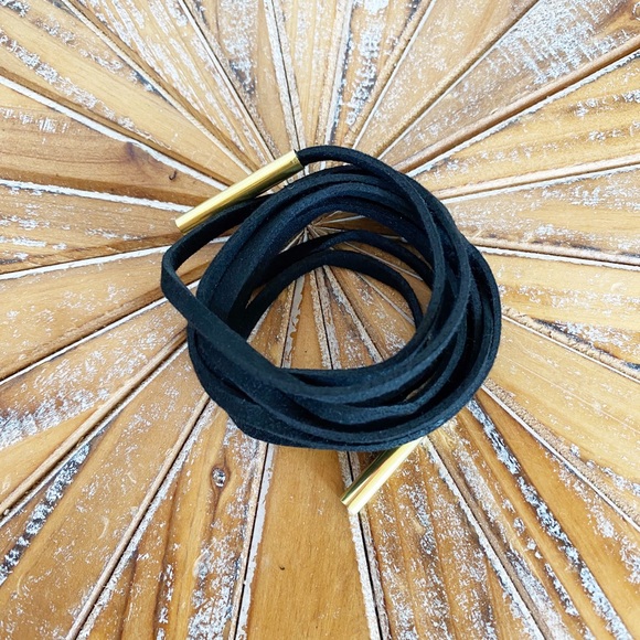 NIP Faux Suede Adjustable Wrap Choker - Picture 3 of 11